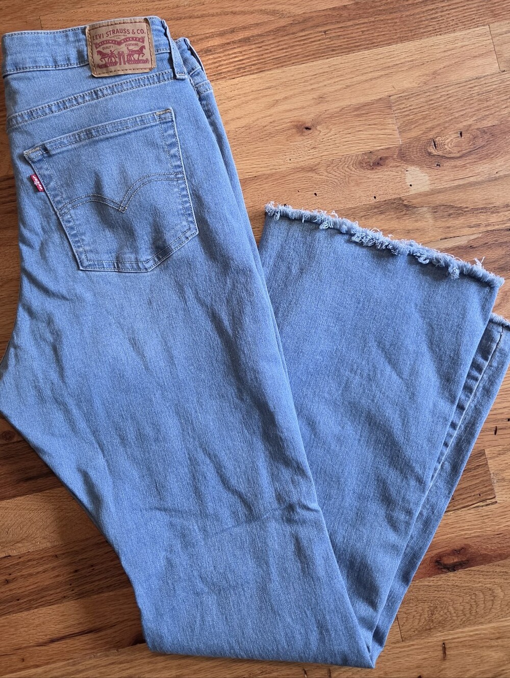 Levi's Flare 726 Women's 33  Flare Light Blue Raw Hem Tall Drink H20